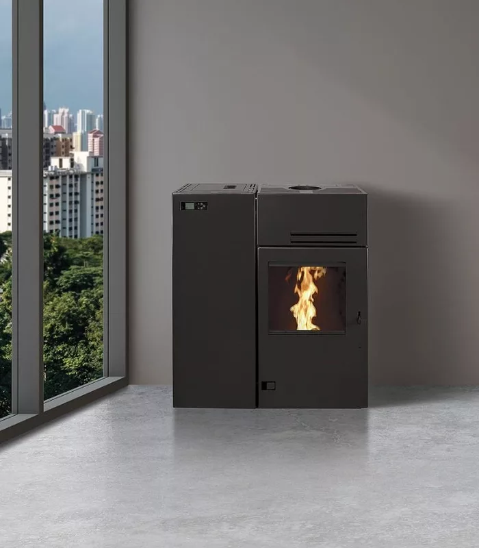 Le Romeo est un poêle mixte bois et granulés pour allier tradition et technologie